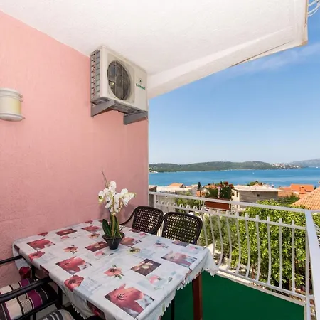 Stil - One Bedroom With Balcony And Sea View 102 Apartment