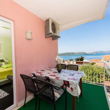 Stil - One Bedroom With Balcony And Sea View 102 * Trogir