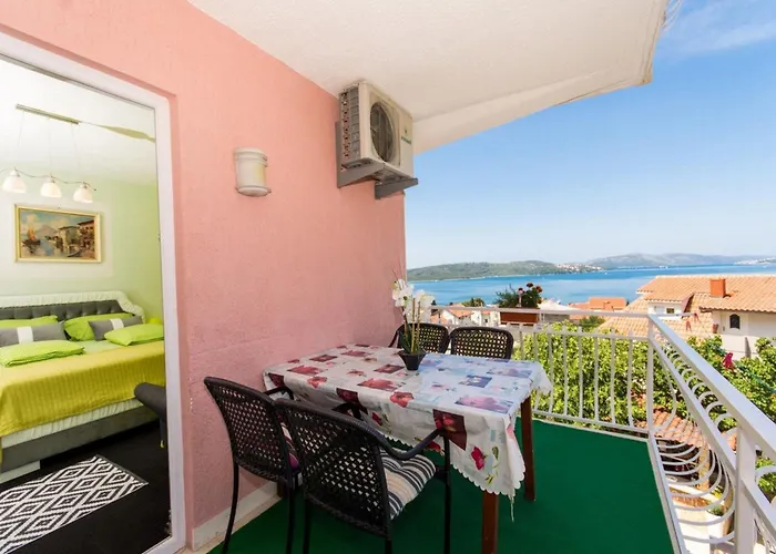 Stil - One Bedroom With Balcony And Sea View 102 * 特罗吉尔